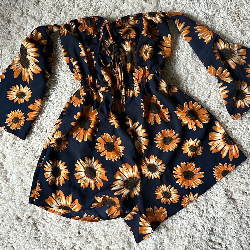 Adorable floral sunflower summer bell sleeve romper jumper boho hippie outfit